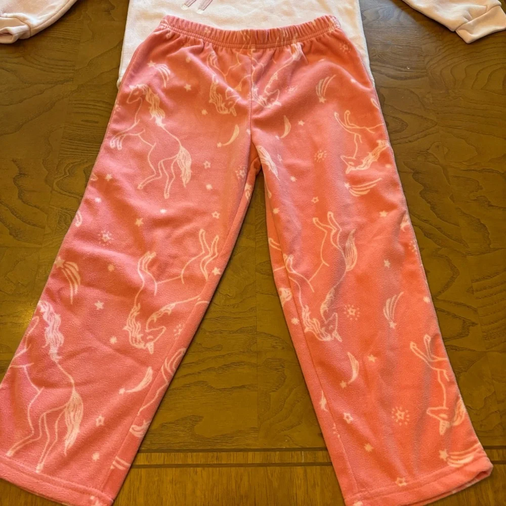 Carter’s sz 5 Pink Unicorn Kids Pajamas 2 piece new pink fleece‎